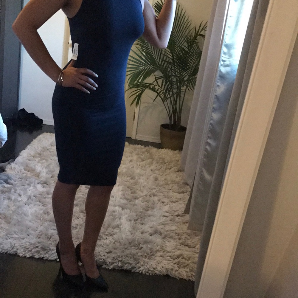 Dress - Picture 2 of 5